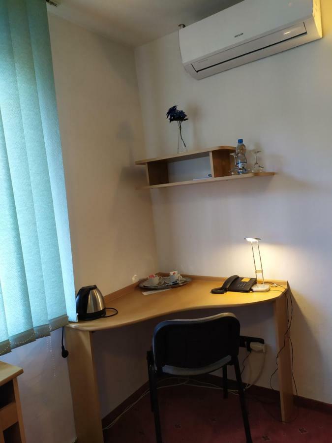 Hotel Isora ออสตราวา ภายนอก รูปภาพ